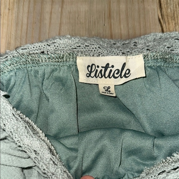 Listicle Green Ruffled Sleeve top - Picture 4 of 4